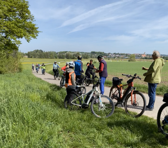 Unsere Radgruppe vor Rothenburg ob der Tauber